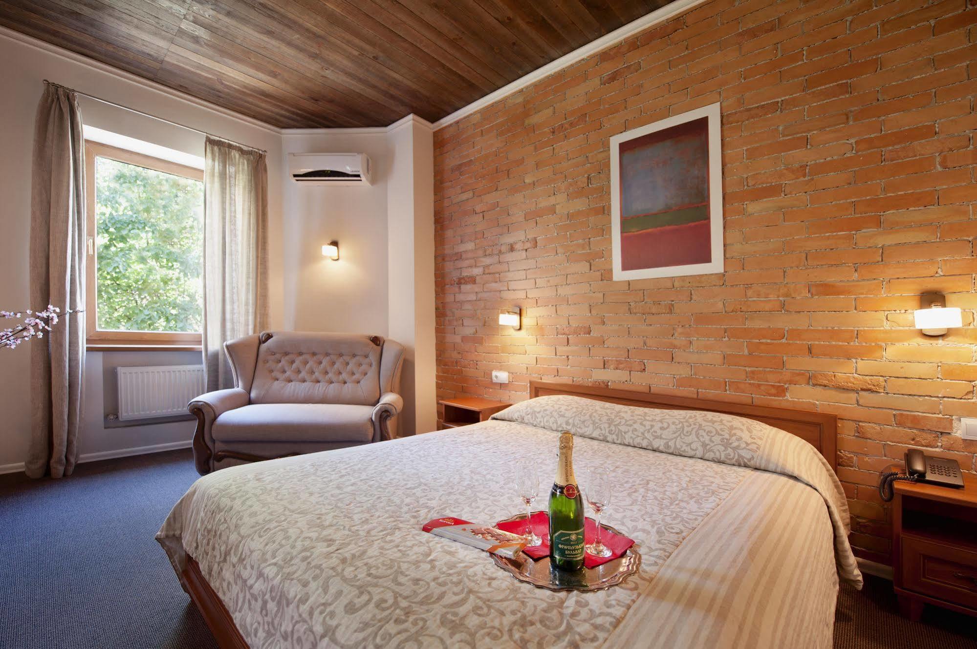 Geneva Park Hotel Odessa Ngoại thất bức ảnh